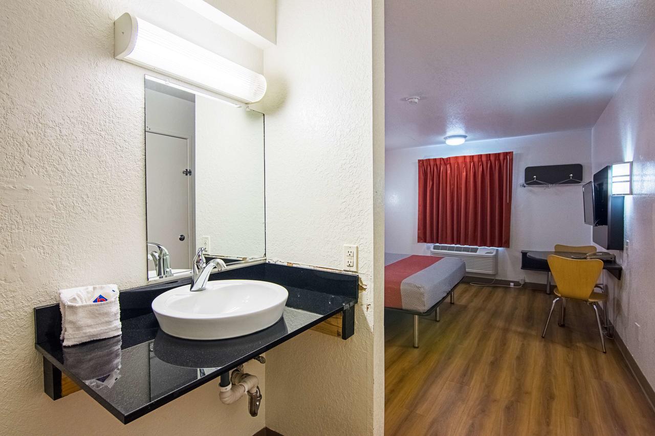 Motel 6 Little Rock South Экстерьер фото