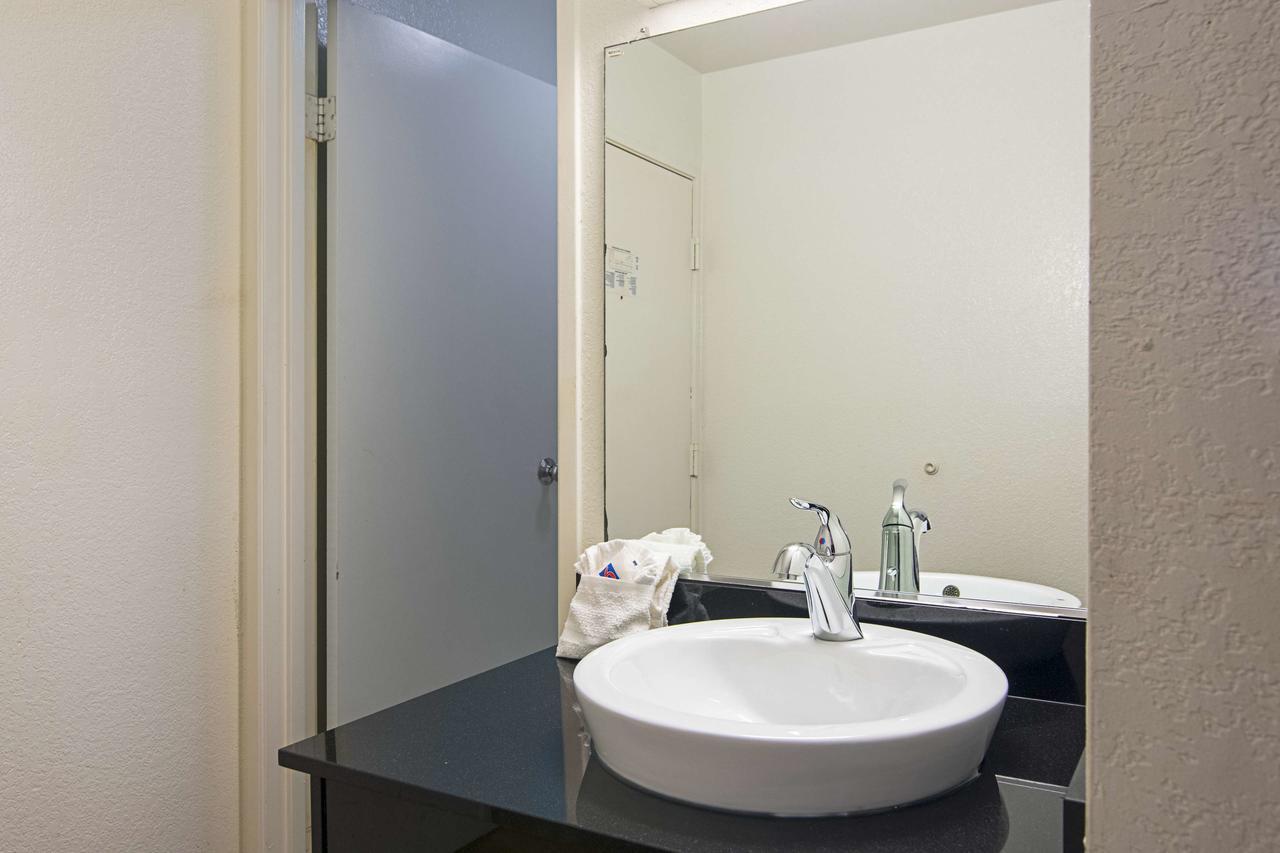 Motel 6 Little Rock South Экстерьер фото