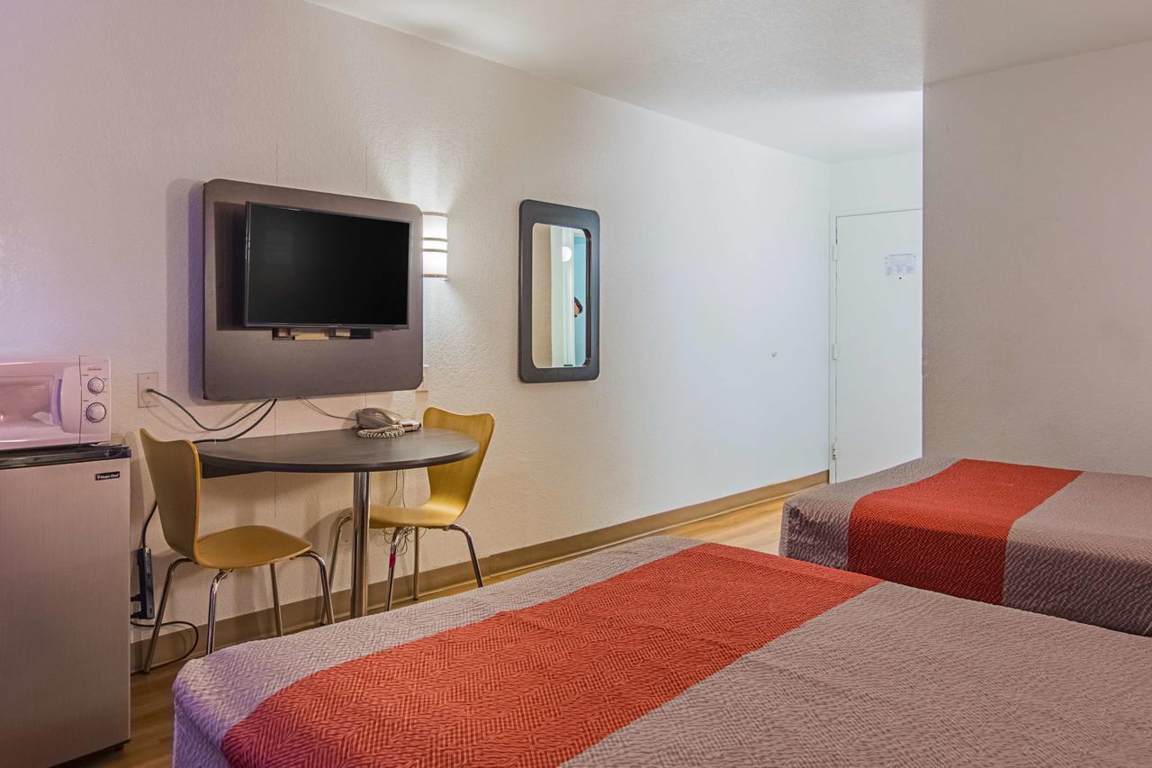 Motel 6 Little Rock South Экстерьер фото