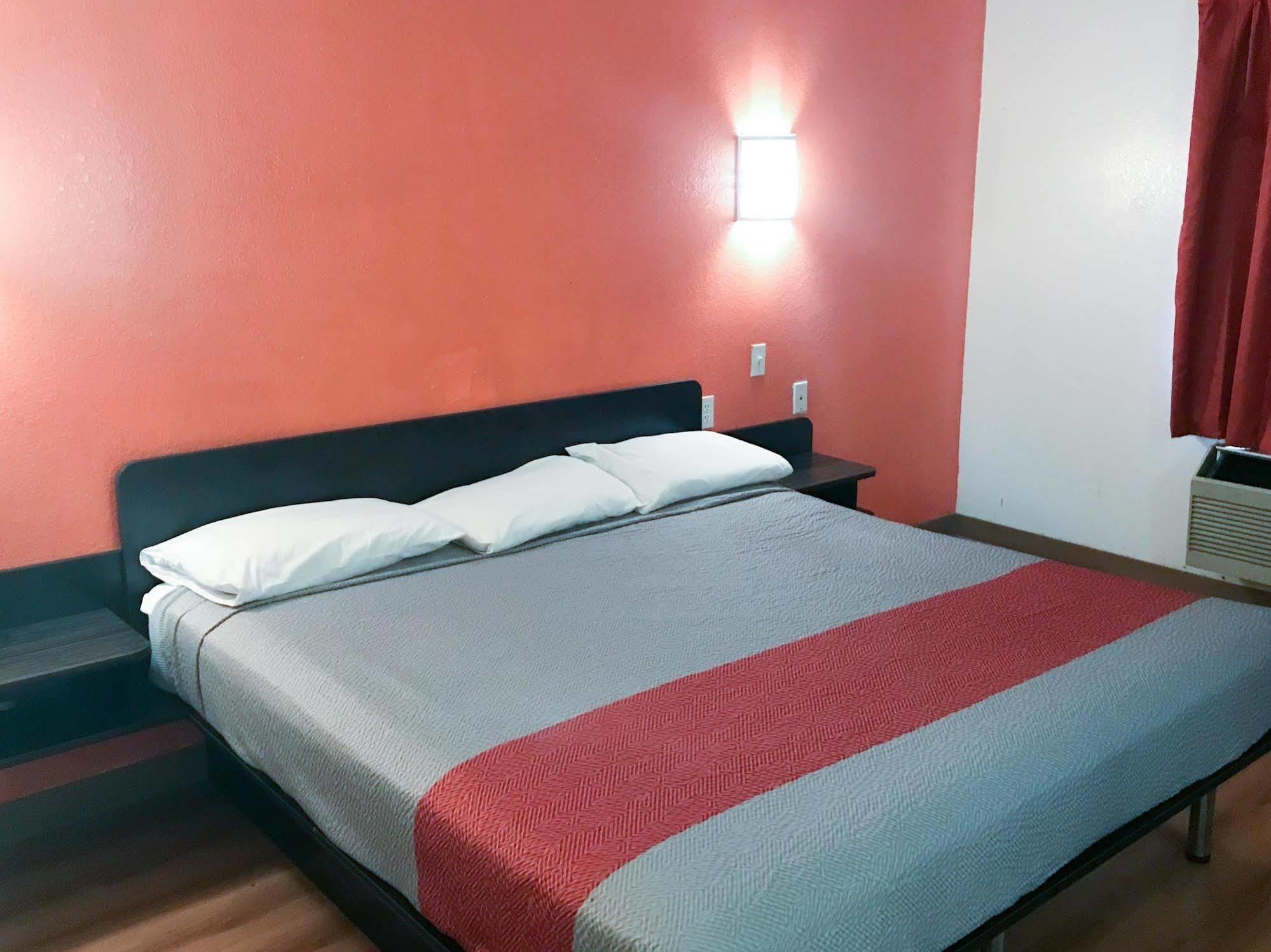 Motel 6 Little Rock South Экстерьер фото